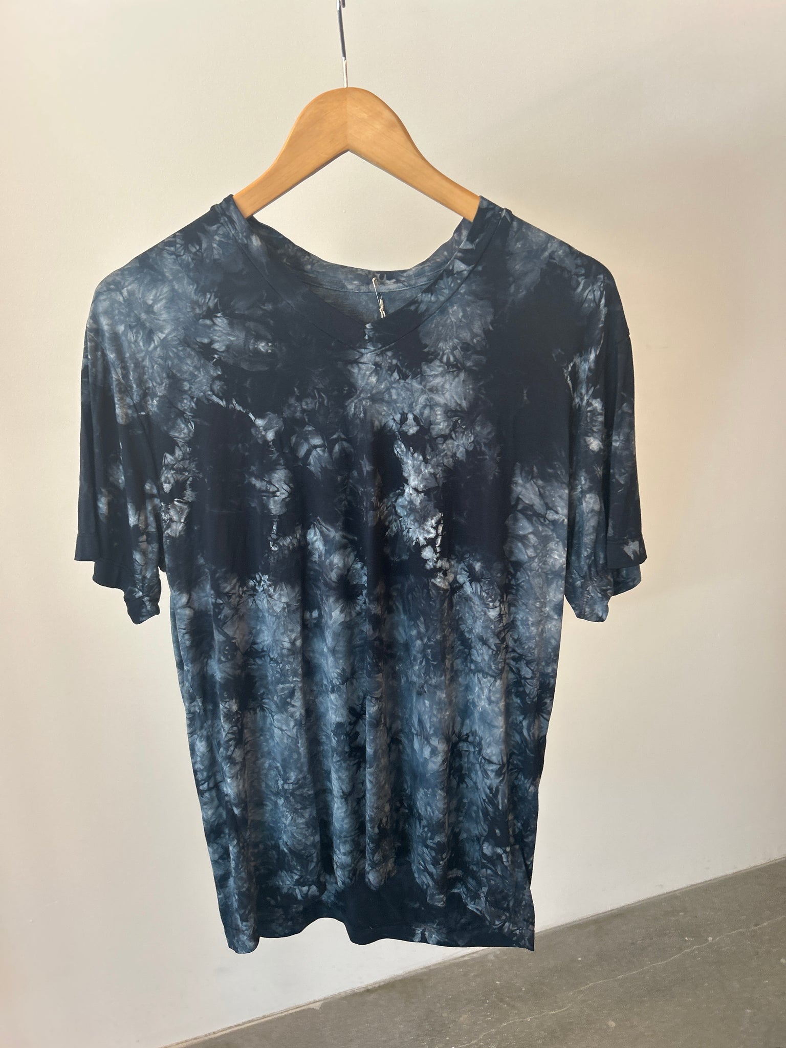 Super Luxe V-neck T-shirt