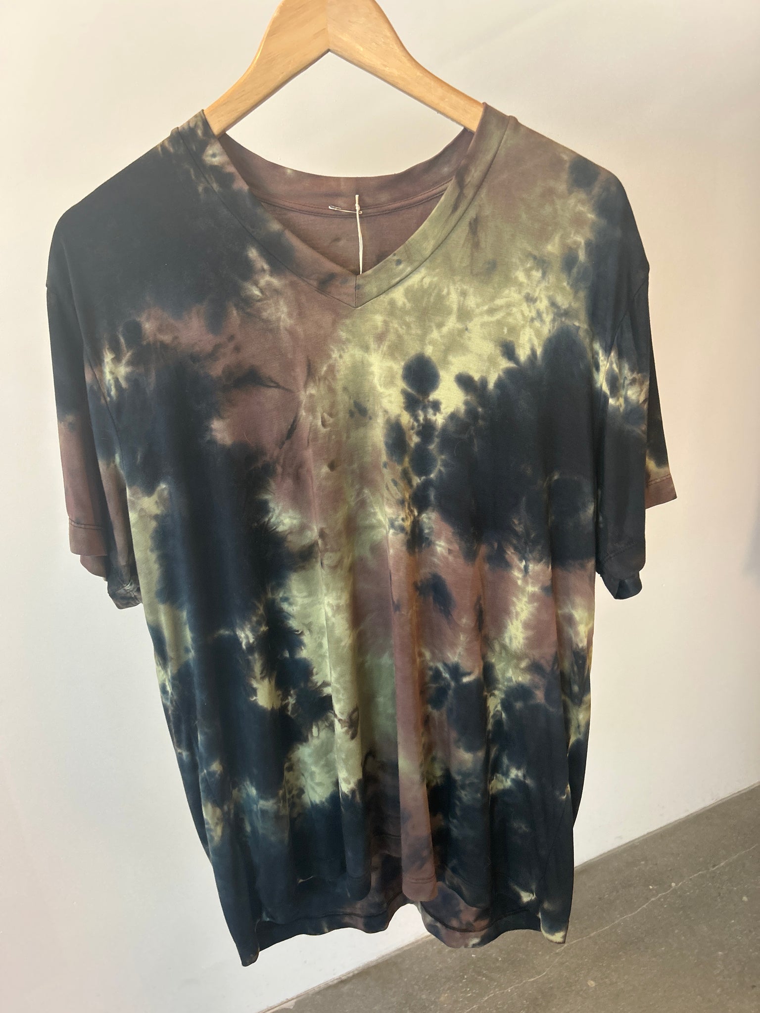 Super Luxe V-neck T-shirt