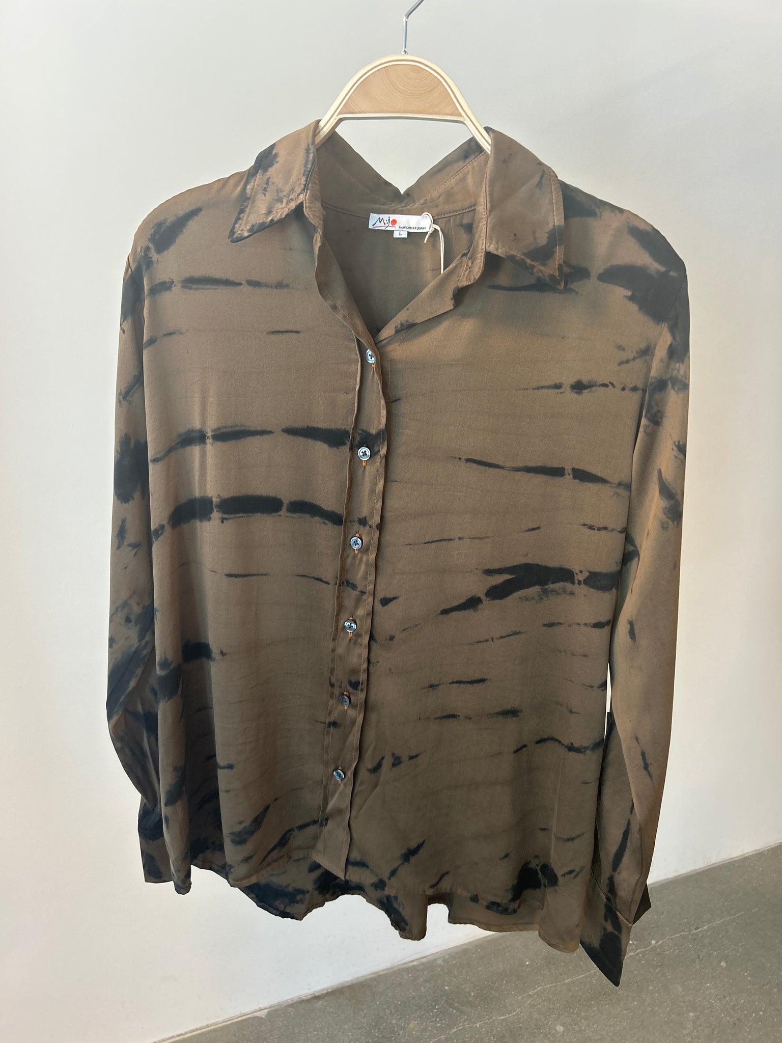 Long Sleeves Silk Button Front Shirt