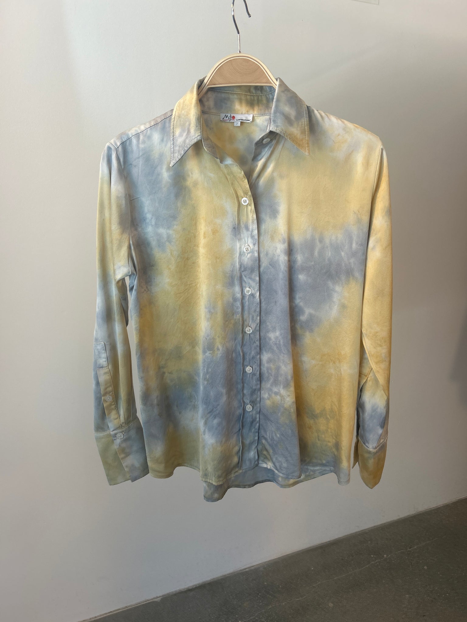 Long Sleeves Silk Button Front Shirt