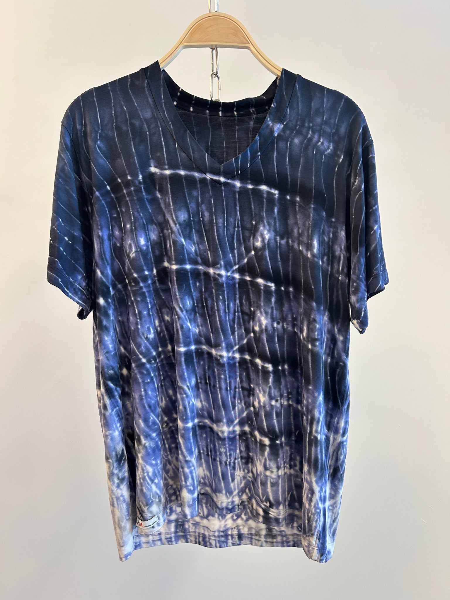 Super Luxe V-neck T-shirt